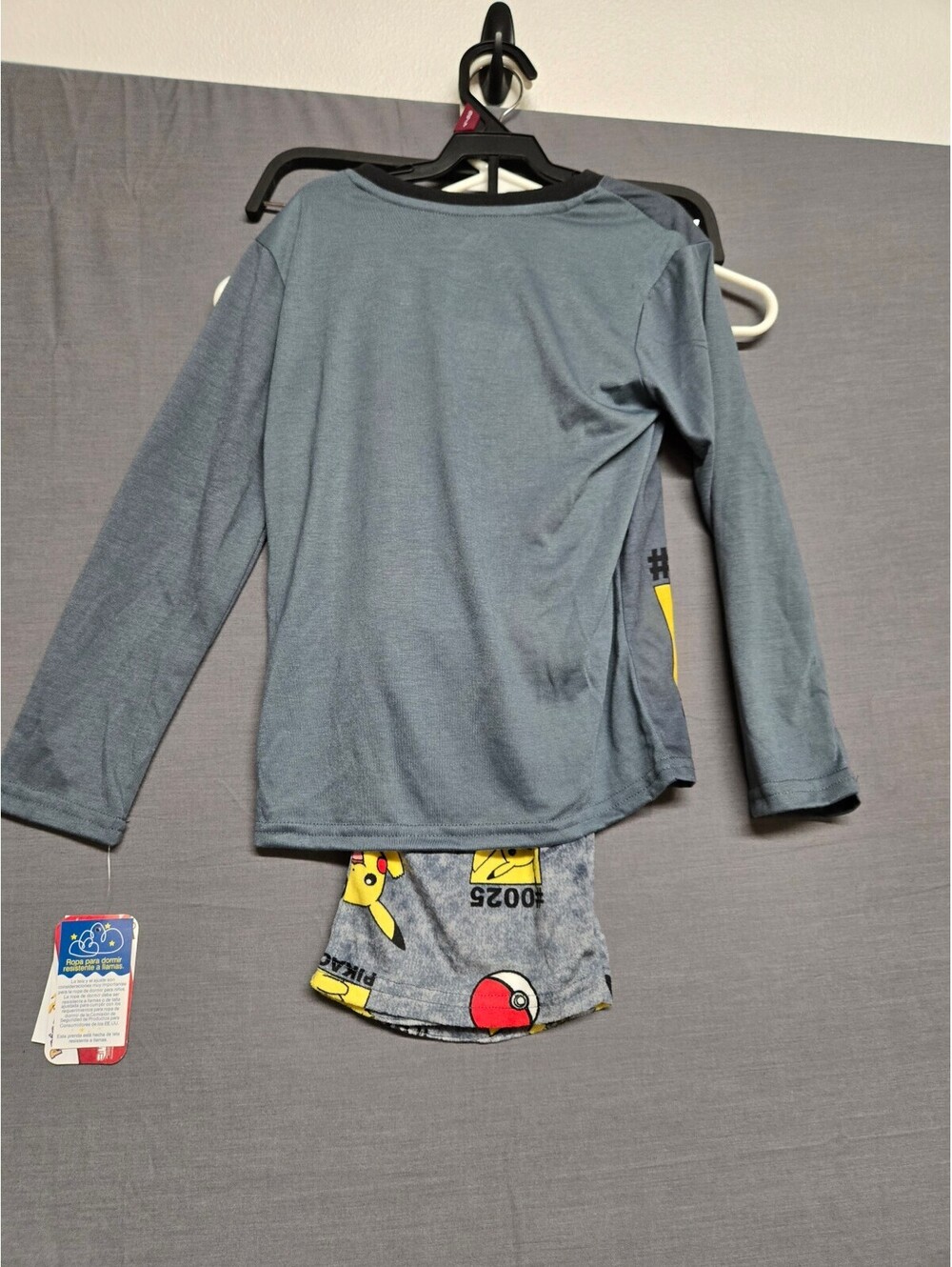 Pokemon Boys Pajama Set Pikachu Gray 2 Piece Sleepwear Size S 6 to 7 - Picture 4 of 7